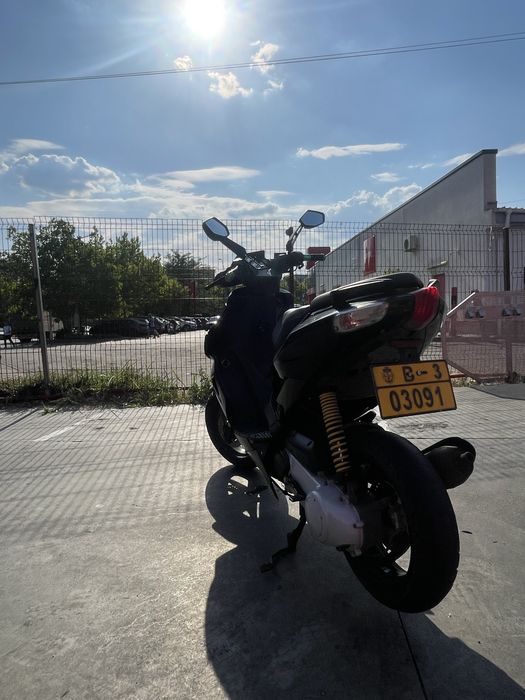 Aprilia SR 50 R 2019 – Scuter sport, 2T, în stare perfectă!