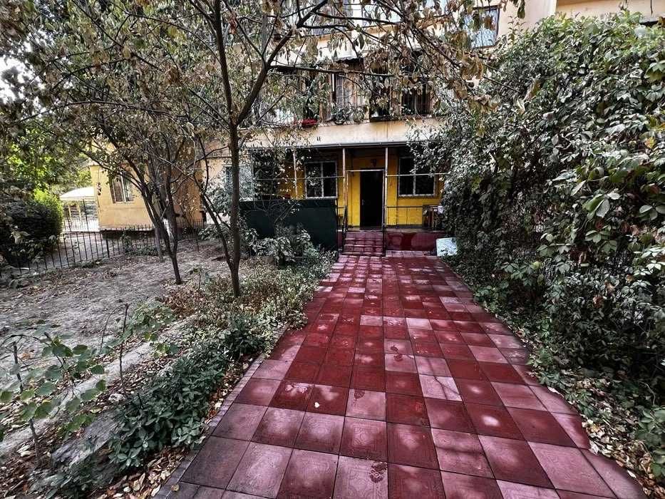 Продаётся уютная 2-комнатная квартира в Сергели Куйлюк массив 5. 2/1/5