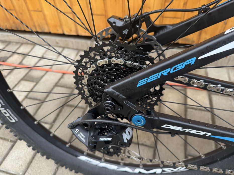Bicicletă full suspensi noua M