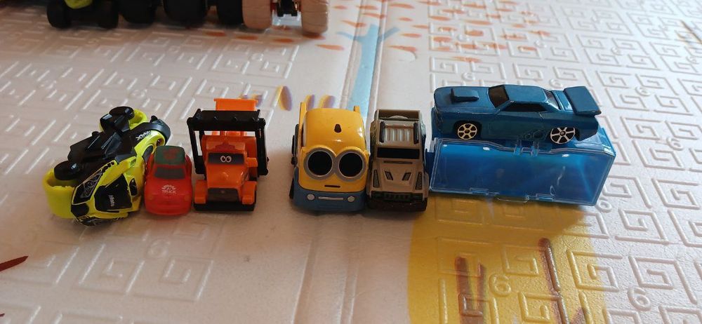 Машинки разные, 10 шт