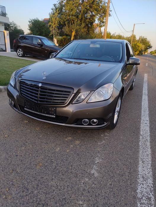 Vând Mercedes E Class  E200 CGI 184Cp Benzină