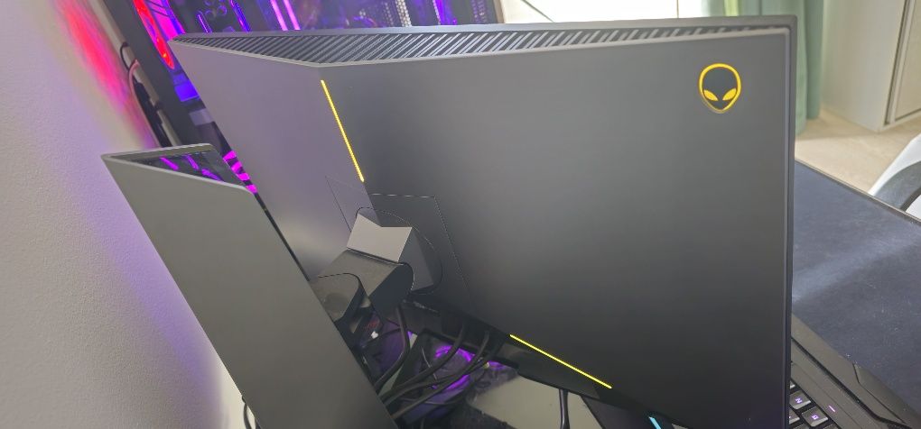 Monitor Alienware si GPU Nvidia