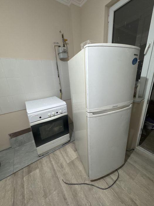 Холодильник и газ плита