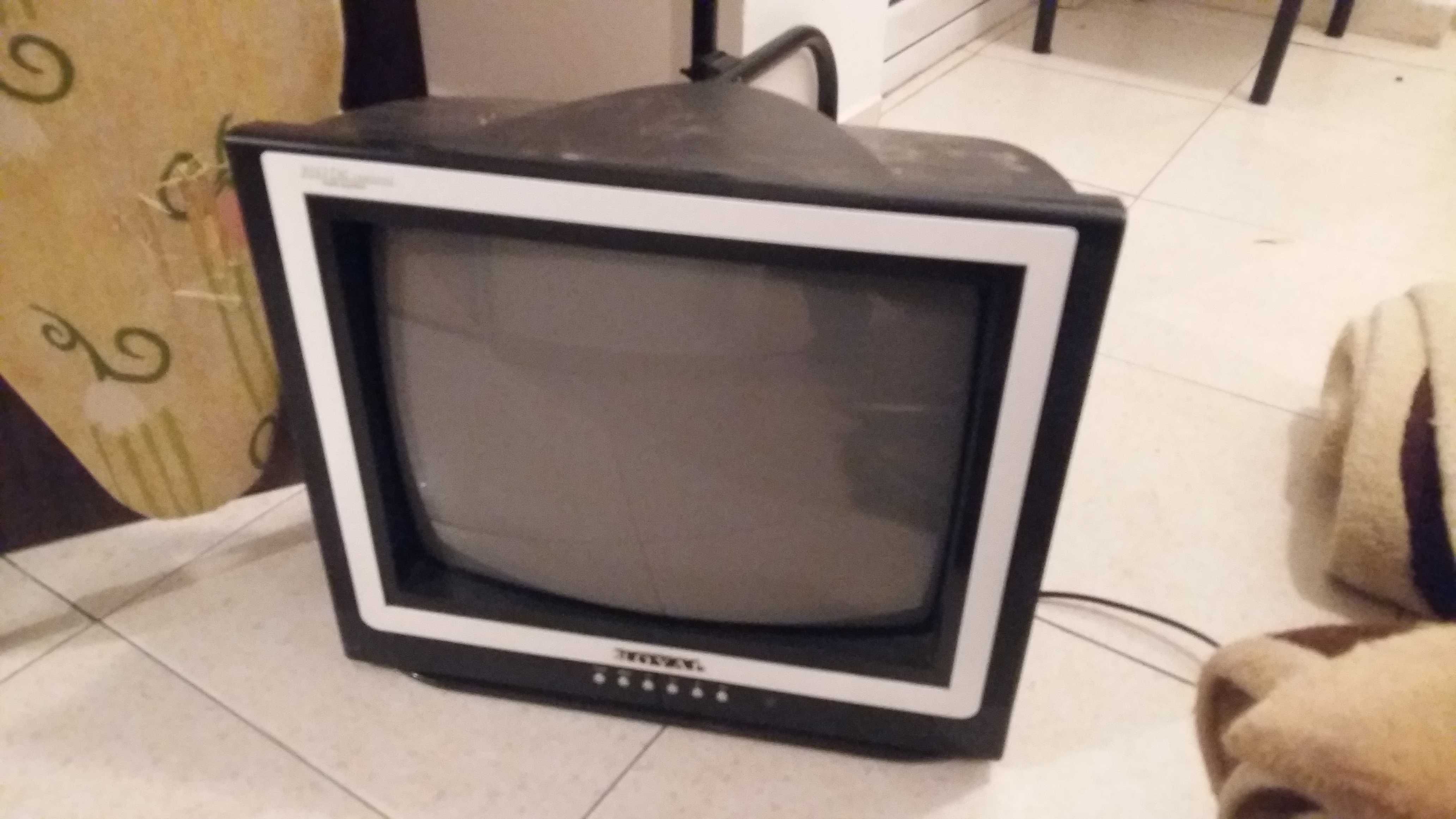 Малки Телевизори и LG Golden Eye II