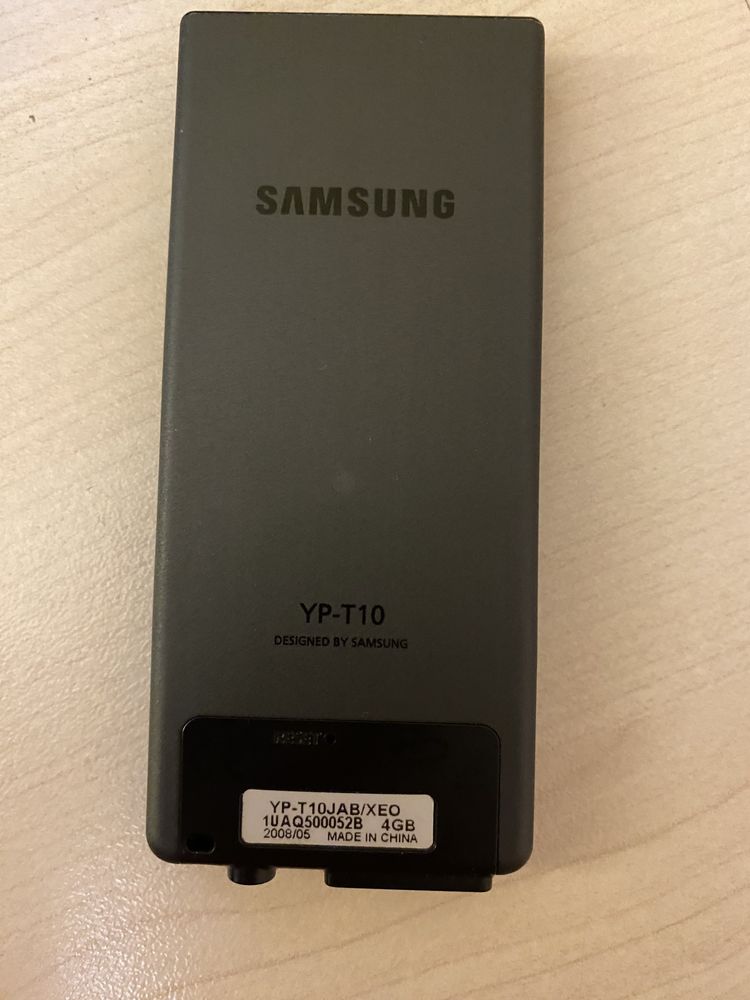 Mp3 плейър SAMSUNG YP-T10JAB (4GB)