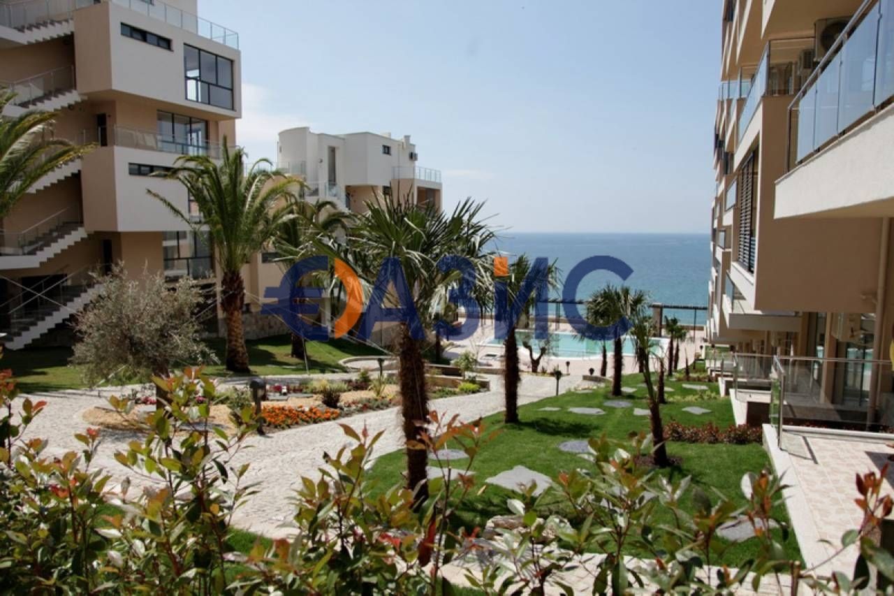 Продава се Двустаен апартамент в Свети Влас - 61 кв.м за 2130 €/кв.м - Снимка #13