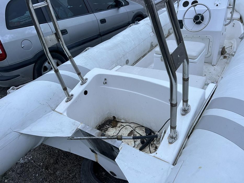 Продавам РИП лодка