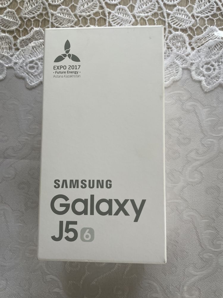 Продам SAMSUNG Galaxy J5 телефон.