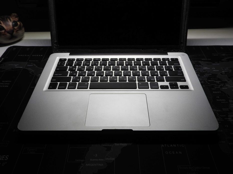 MacBook Pro 2012 I5 4GB RAM cu urme de uzura - Vand si pentru piese