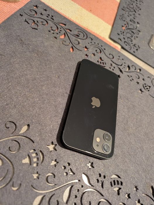 iPhone 12, 128Gb memorie, arată și funcționează foarte bine