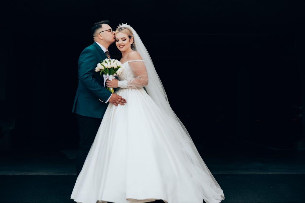 Vând Rochie Mireasa Tip Prințesa marimea 44