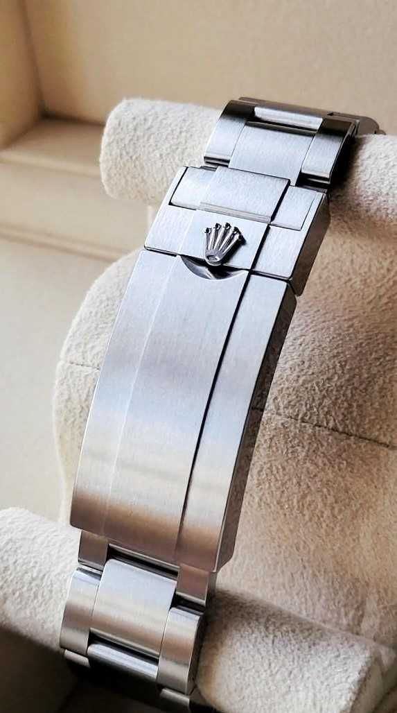 Rolex Submariner Silver-Black-Luxury New 2024 AUTOMATIC Edition