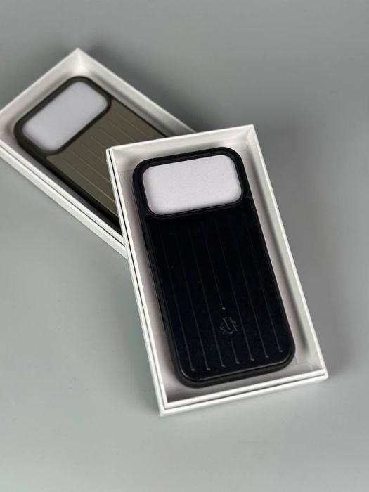 Алюминиевый чехол для iPhone 17 Pro Max Rimowa