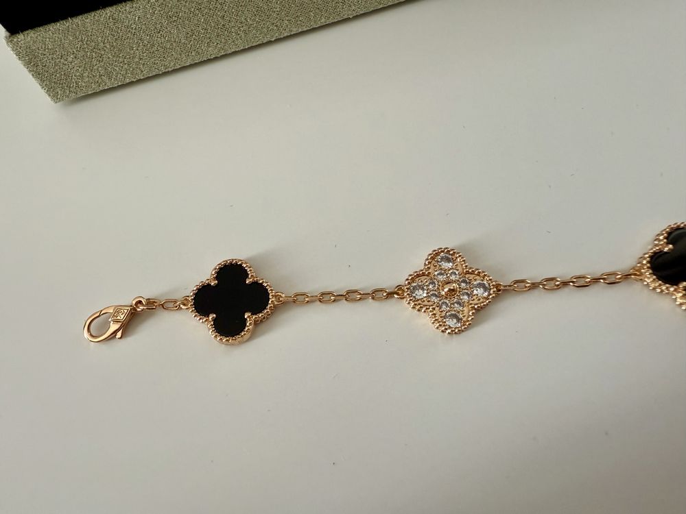 Van Cleef & Arpels Гривна с 18к Златно покритие - Цвят Черен Циркон