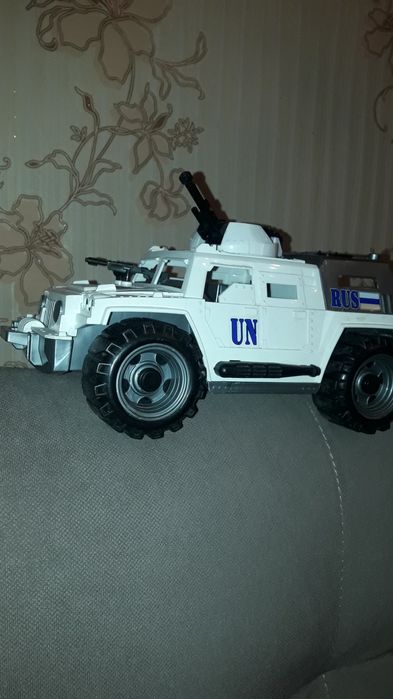 Машинка игрушка военная