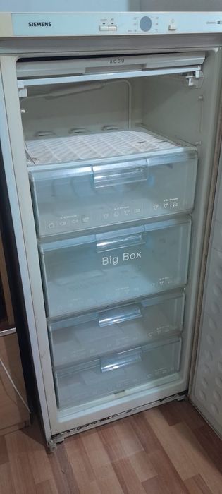 Congelator cu sertare