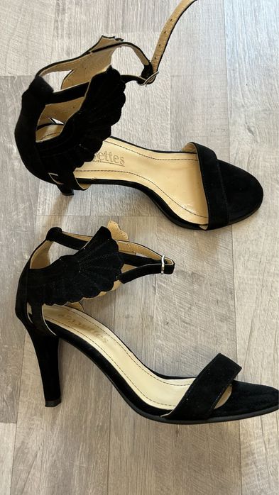 Sandale dama in stare perfecta model unicat Yvettes