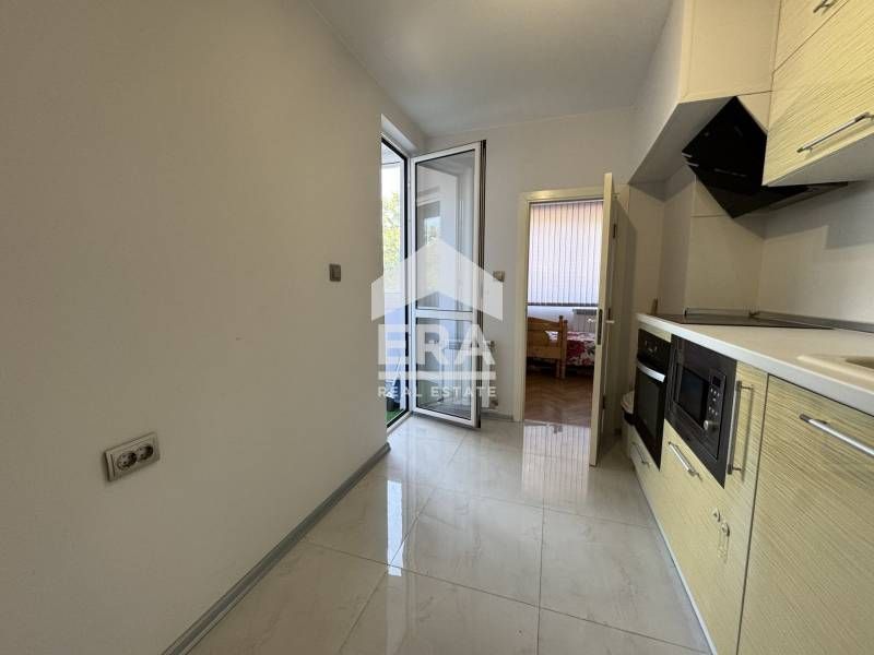 Продава се Двустаен апартамент в Силистра, Център - 68 кв.м за 1556 €/кв.м - Снимка #5