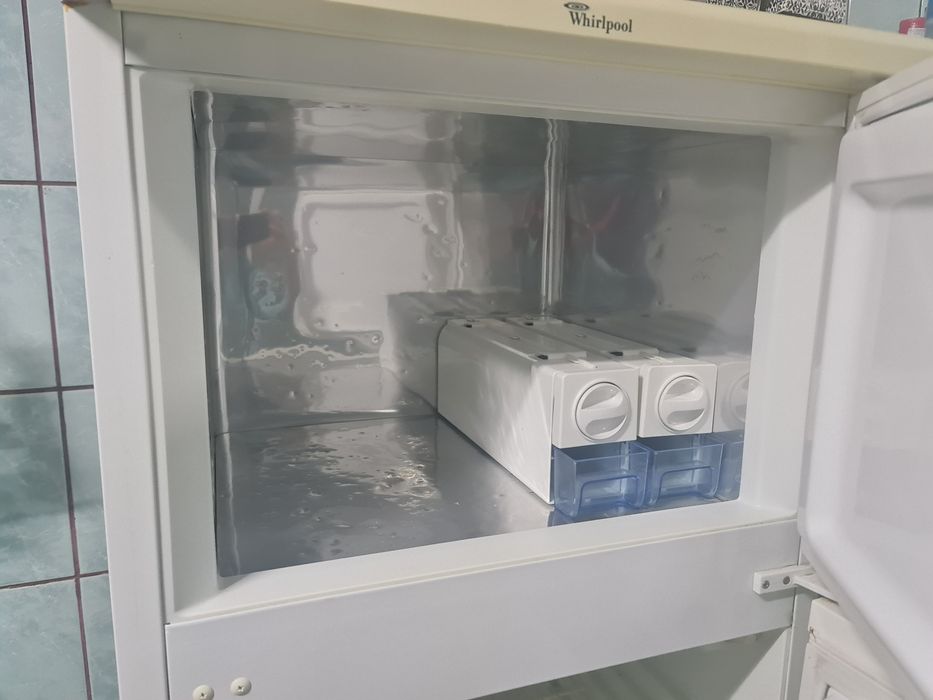 Combina frigorifica Whirlpool
