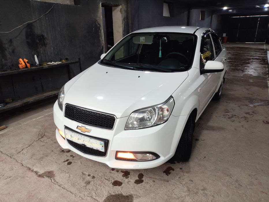 Neksiya 3 nexia 3 sotiladi