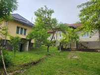 Vând casa si anexe loc.Briglez