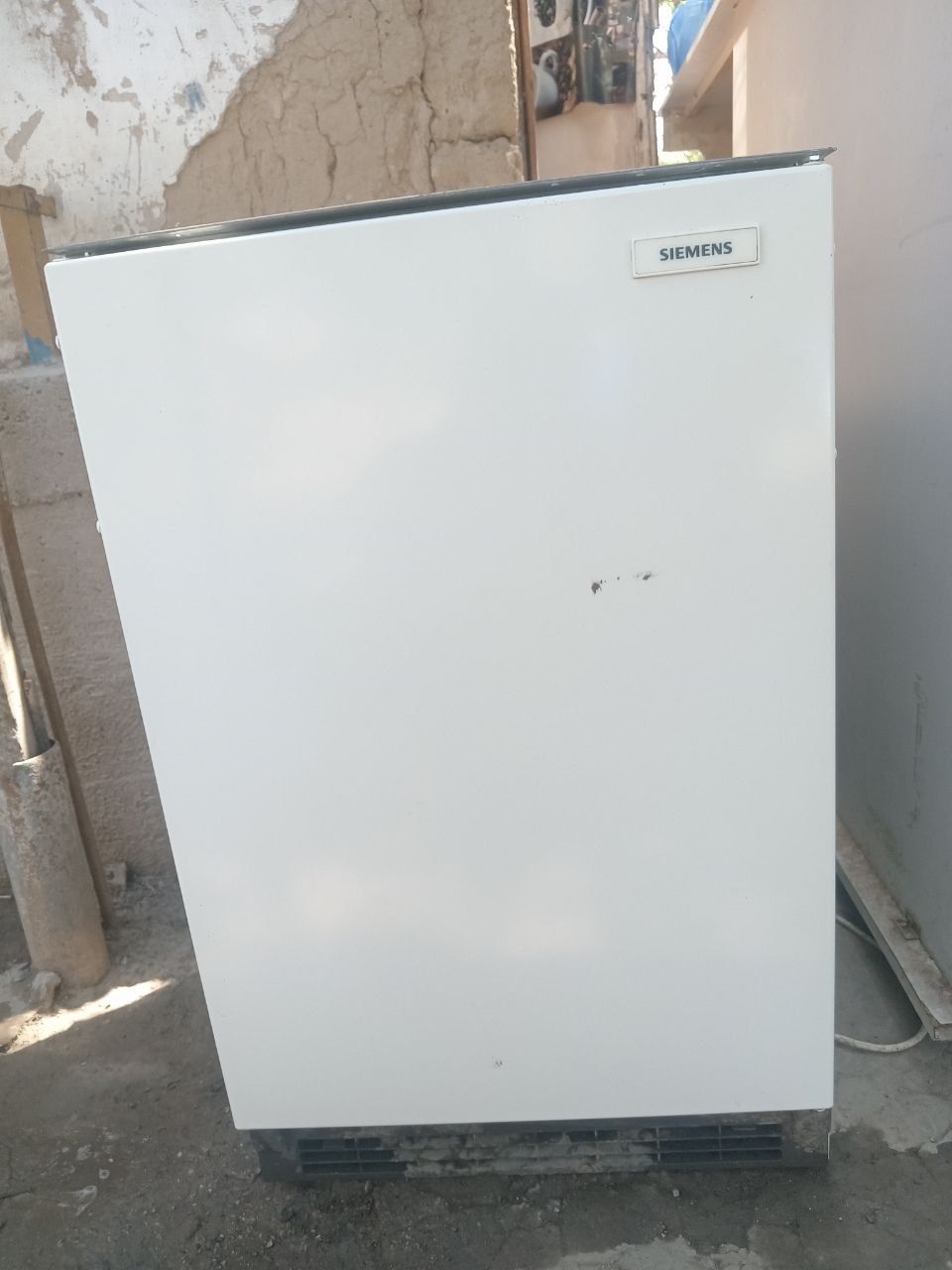 Срочно продам мини холодильник