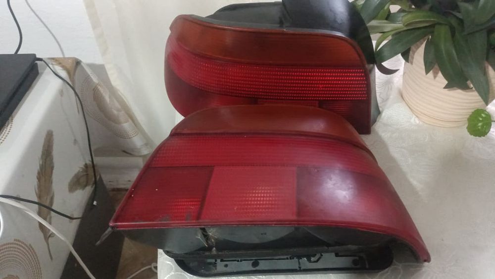 Продам стоп сигналы  БМВ