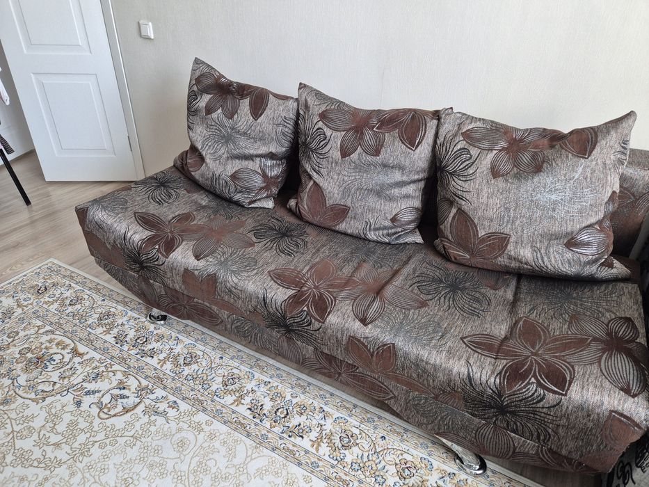 Продам тахту в отличном состоянии