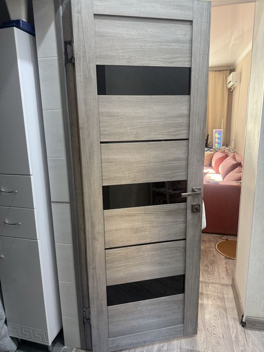 двери  по 10.000 тыс