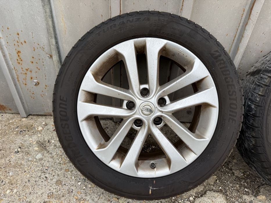 Оригинални джанти Nissan Juke 17 гуми Bridgestone 215/55R17