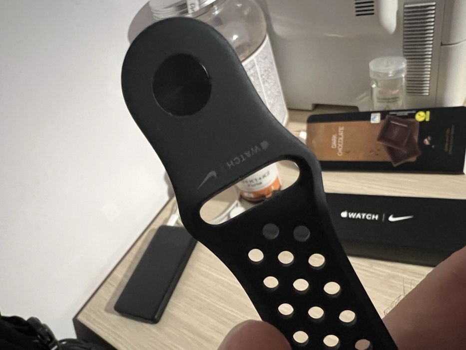 Apple Watch Seria 7 Nike edition.