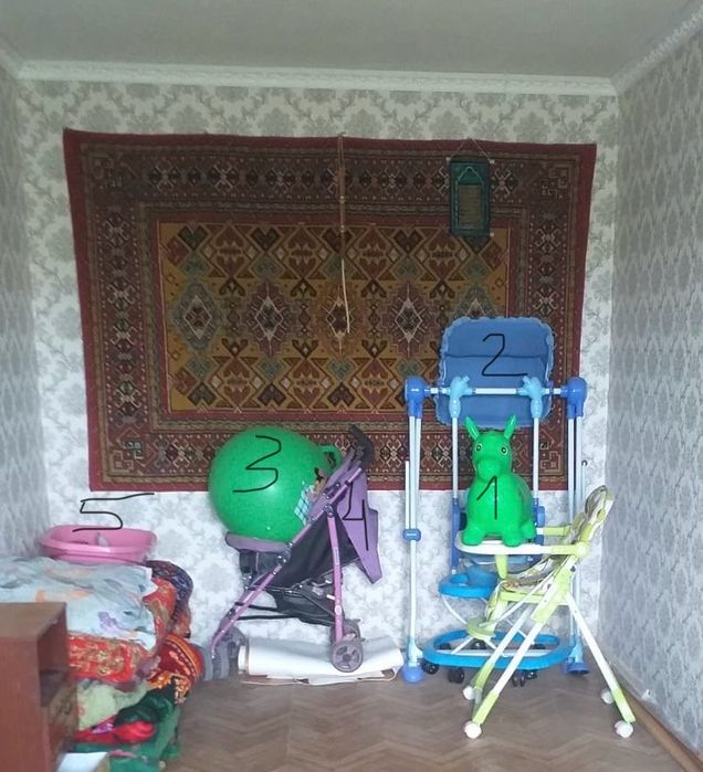 Коляска, качеля, лошадка, большой мяч, детская ванночка