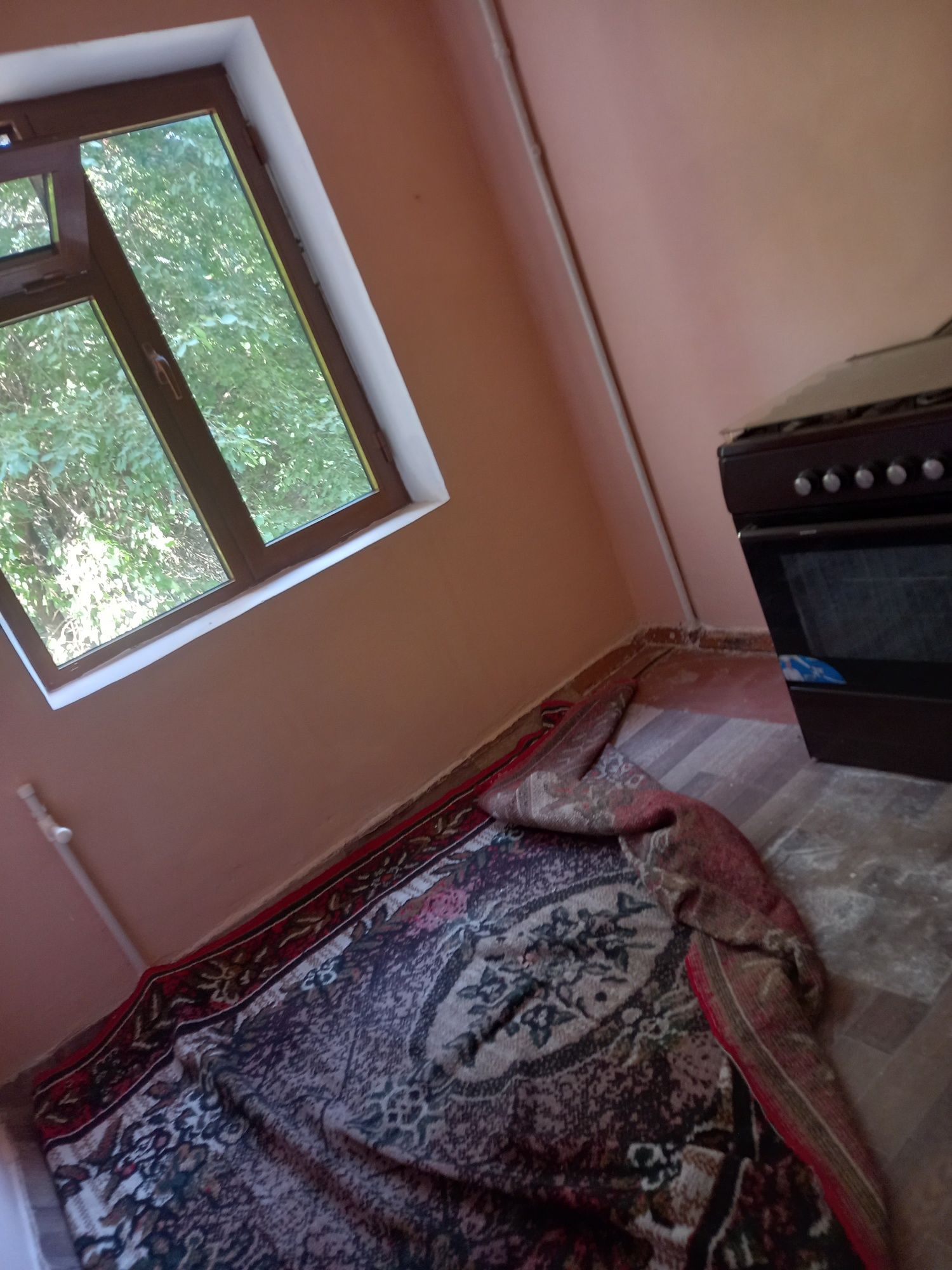 Срочно сдаётся 2х комнатная квартира на 2этаже в районе Вокзала