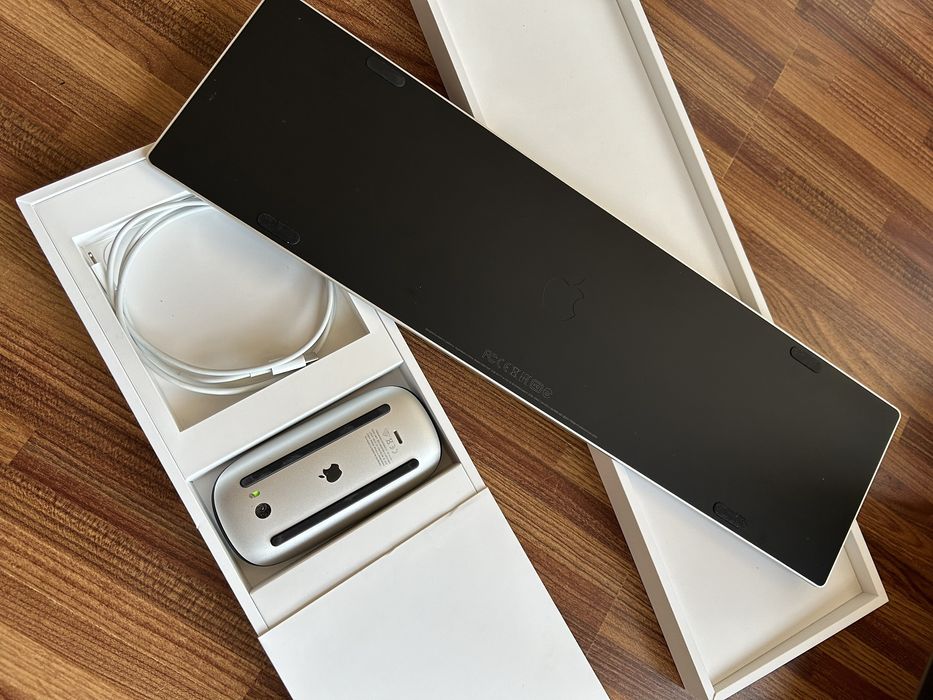 Tastatura si mouse Apple