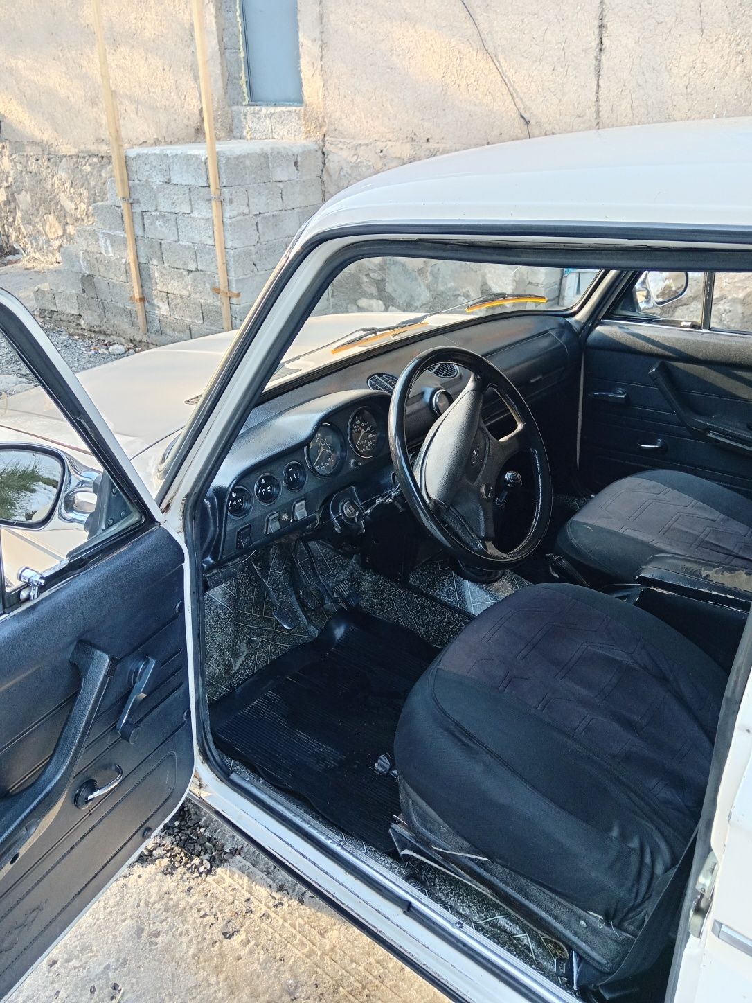 Vaz 21 06 sotiladi