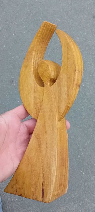 Ангел. Аврска дървоезба.