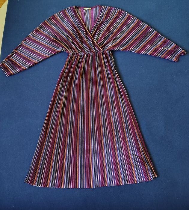 Rochie Pull & bear lungă cu mâneci lungi