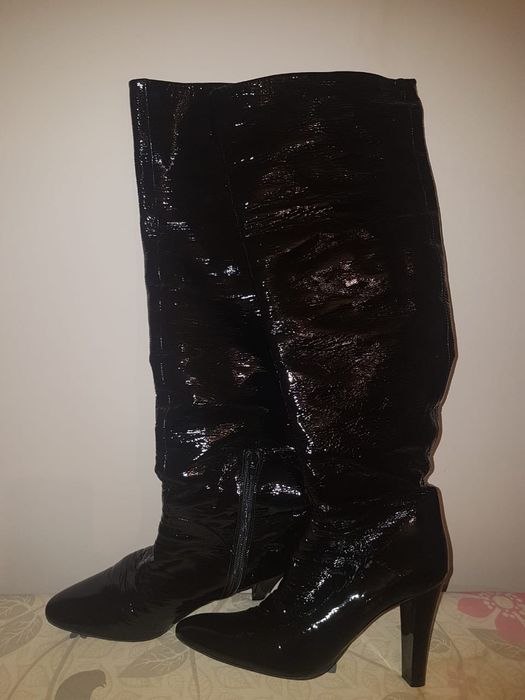 Продаю ботфорты женские ,цена.