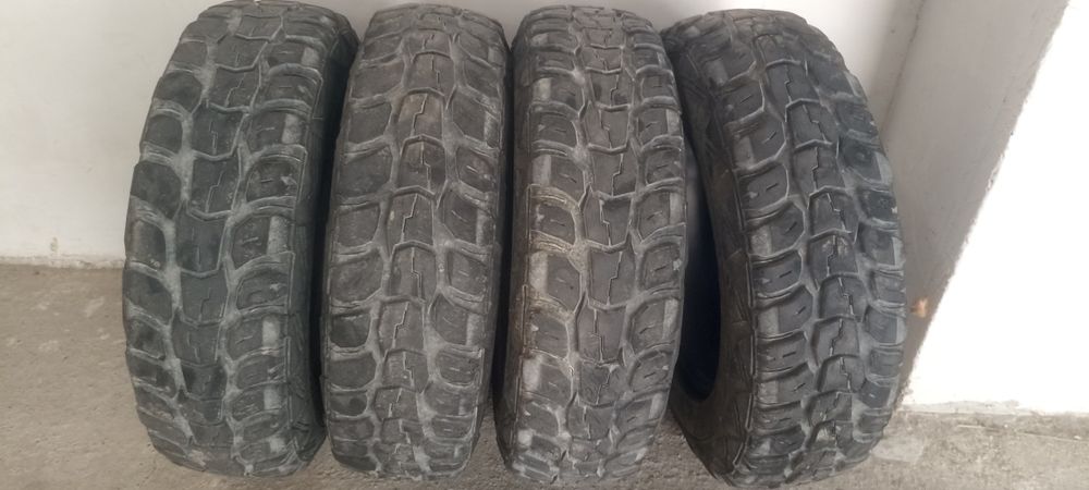 Kumho Road Venture 205/80/16