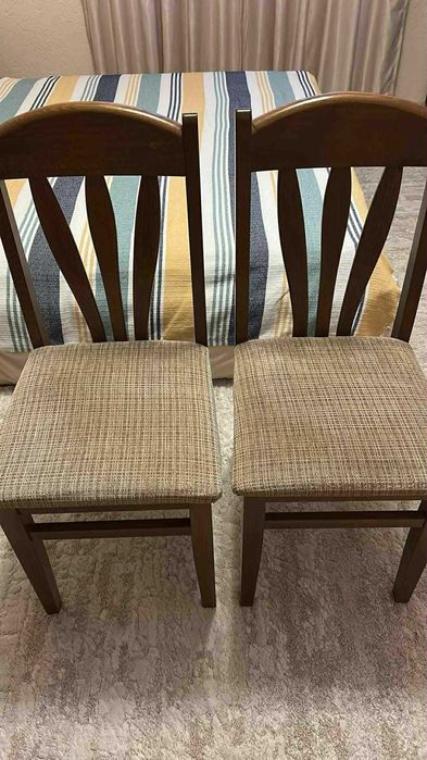 Таборетки и столове чисто нови