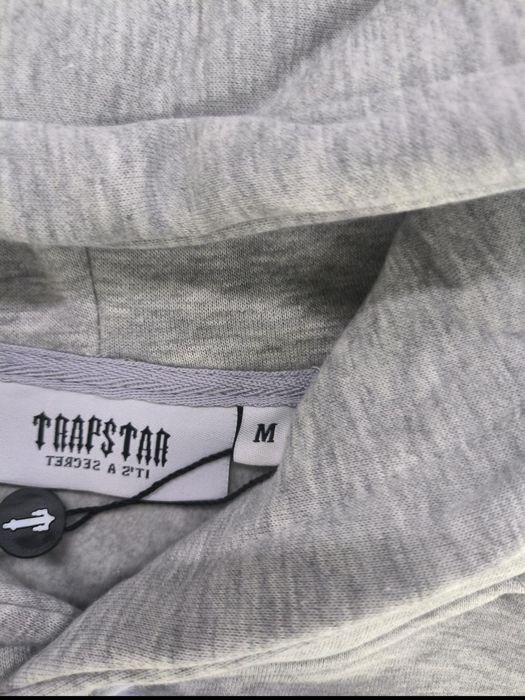 Продавам екип Trapstar