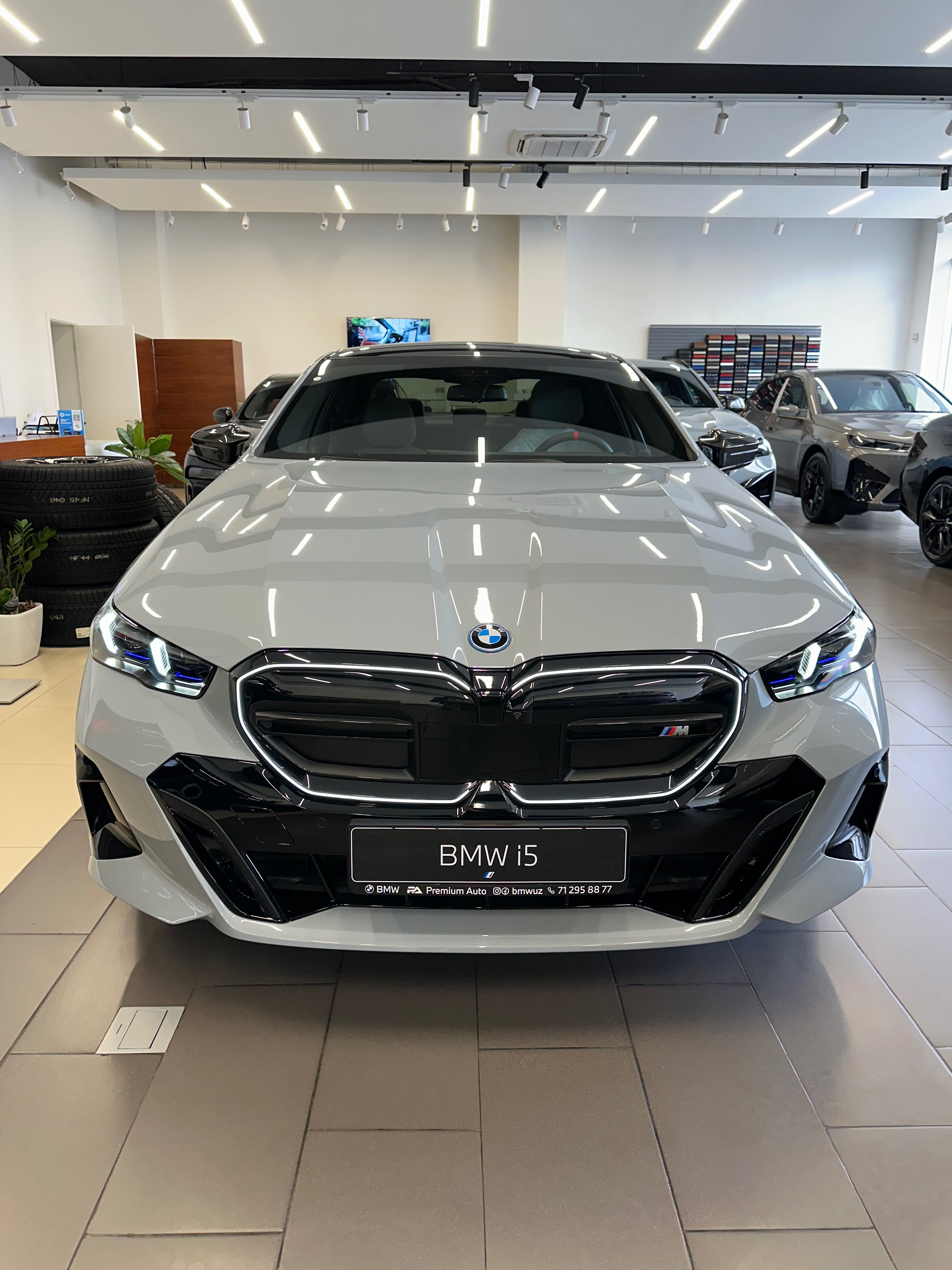 Продам новую BMW i5 M60 в наличии с гарантией 8 лет + счёт справка