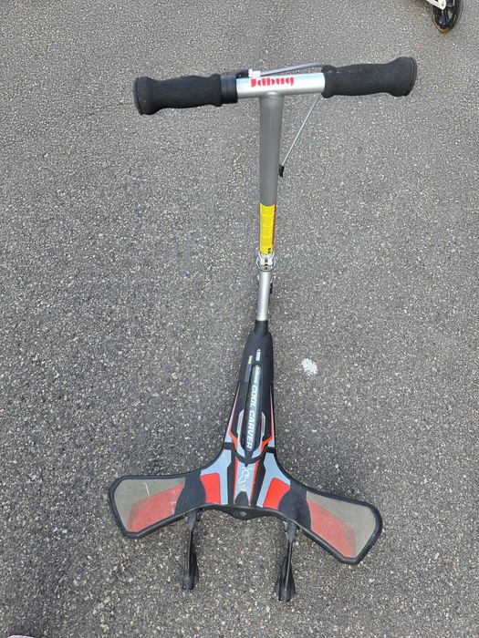 Trotineta Cool Carver 
Cool Carver ofera o experienta unica de utili