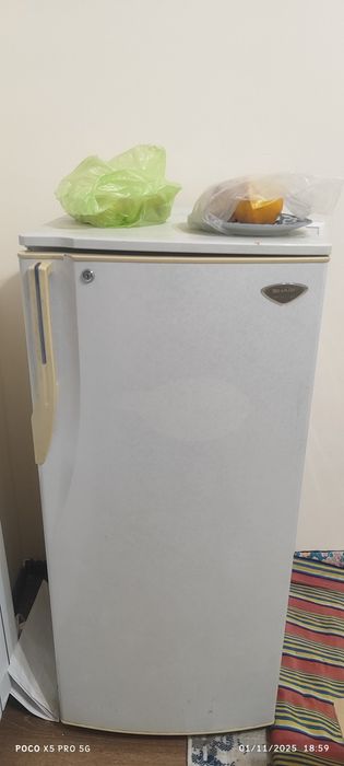 Xolodilnik Sharp muzlatgich 1mln