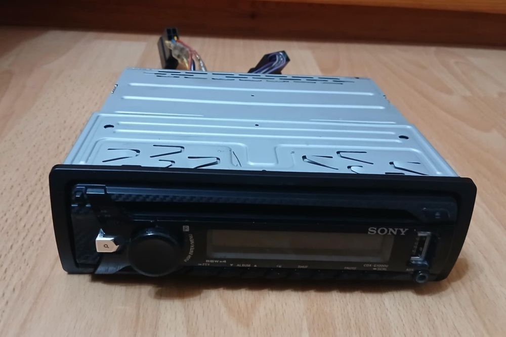 CD USB Sony радио за кола флашка диск аукс 4x50W