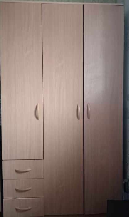 Продам шкаф шифонер