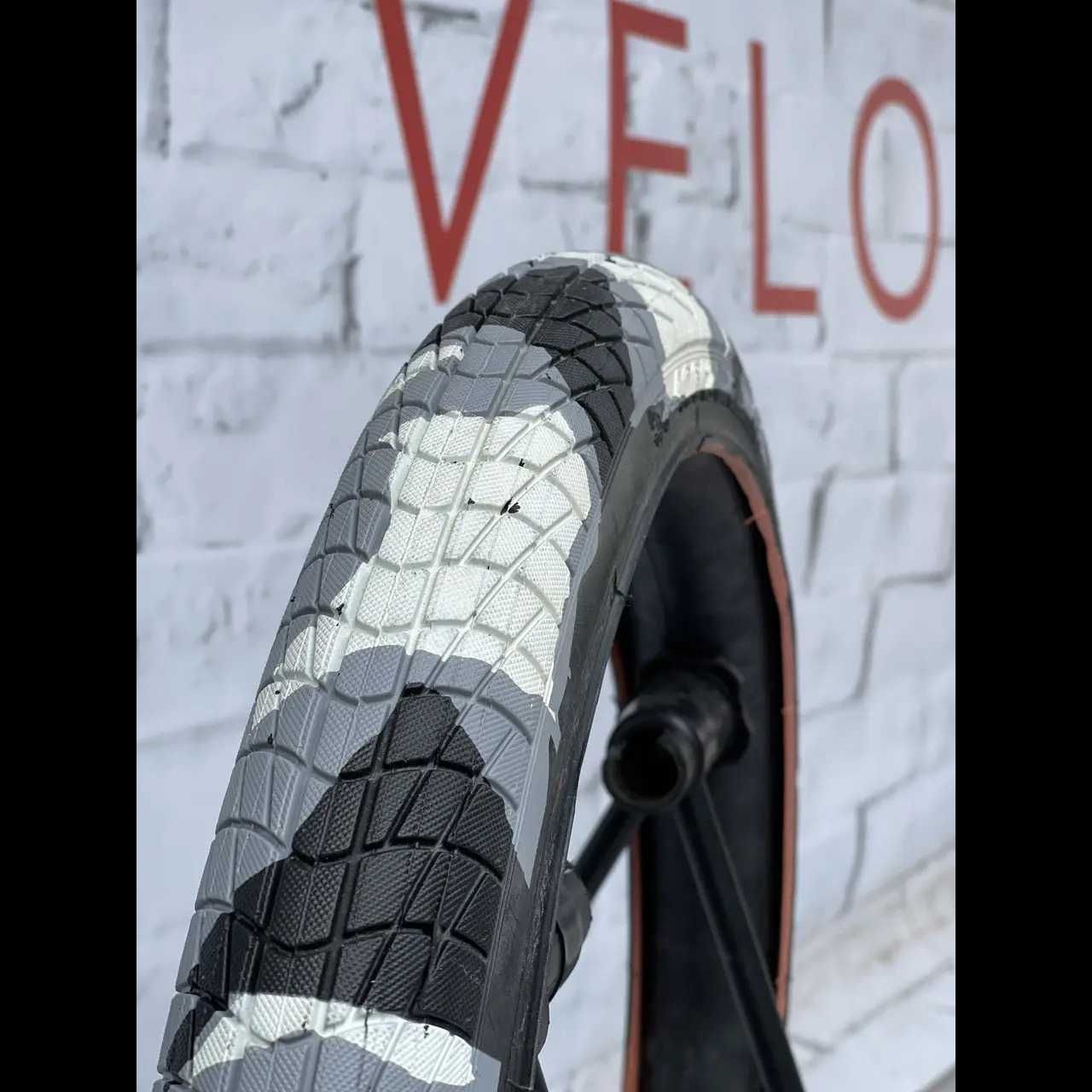 Външни гуми за БМХ велосипед Grafit 20 x 2.125 (54-406)