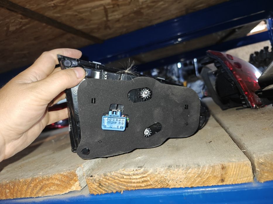 Triplă lampă stop led dreapta haion VW golf 7 facelift 2019