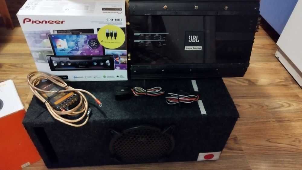 Компактна музика за кола