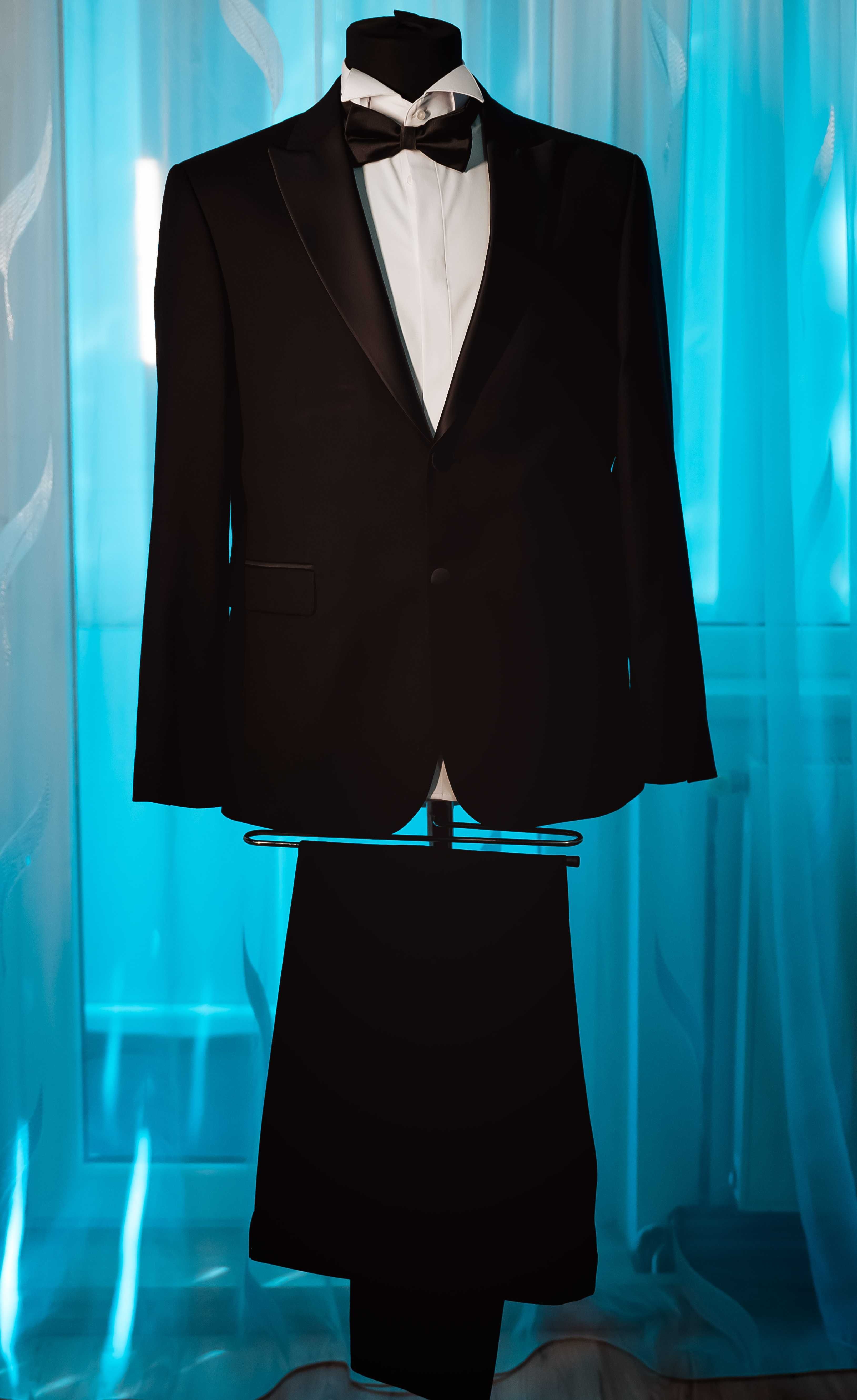 Costum (ginere)  Slim Fit  Monarch ceremonie negru ,marime 50 (2piese)